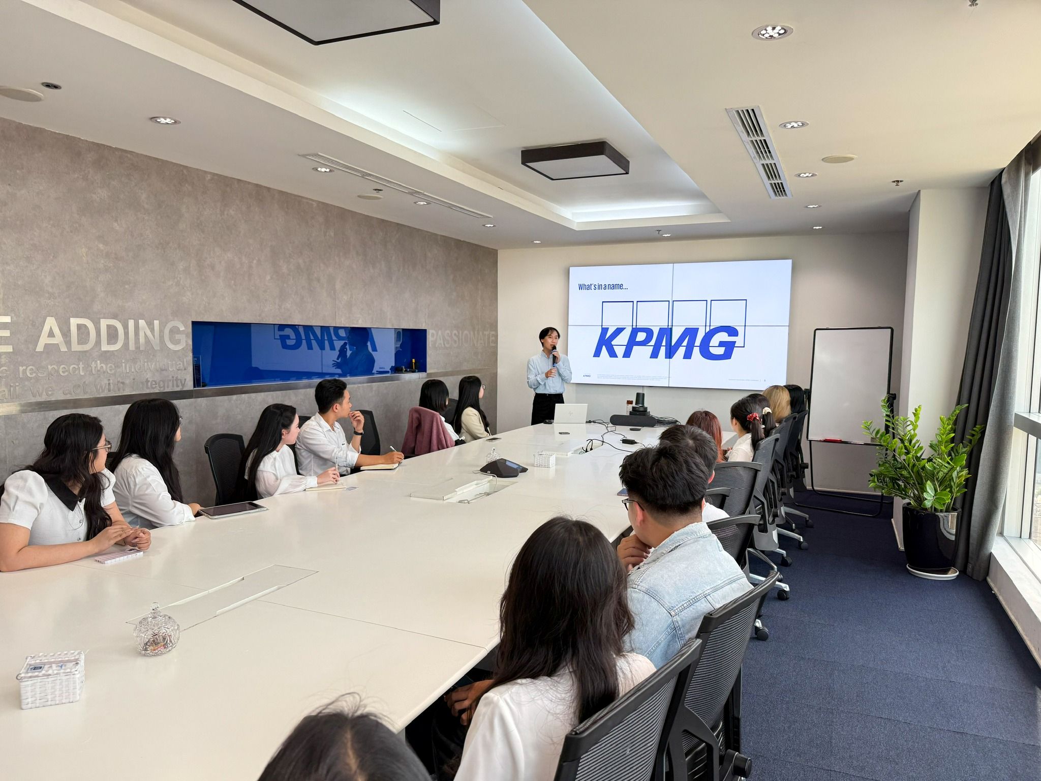 Sinh viên Western Sydney Việt Nam trải nghiệm môi trường làm việc Big4 ngành Tài chính – Kiểm toán