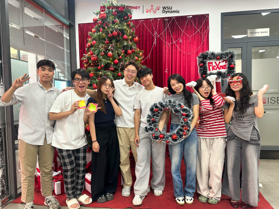 Khu vực check-in nhận được sự quan tâm đông đảo của các bạn sinh viên